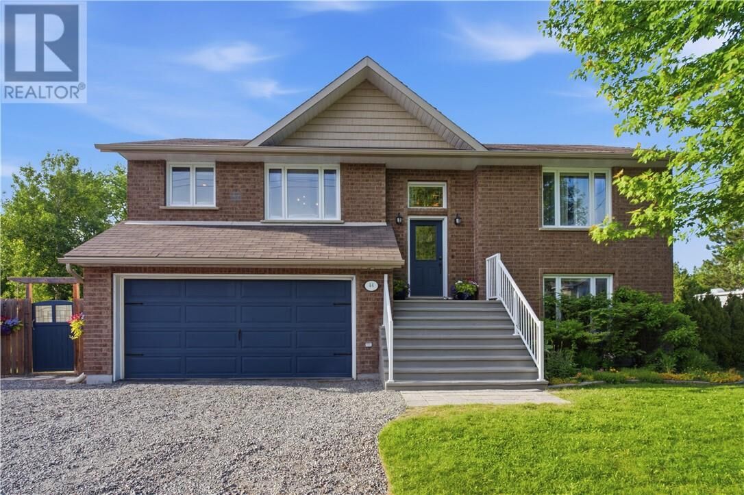 Property Photo:  44 Patricia Street  ON P3Y 1B1 