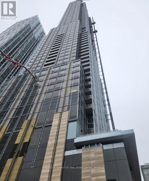 Property Photo:  11 Yorkville Avenue West 1913  ON M4Y 0B7 