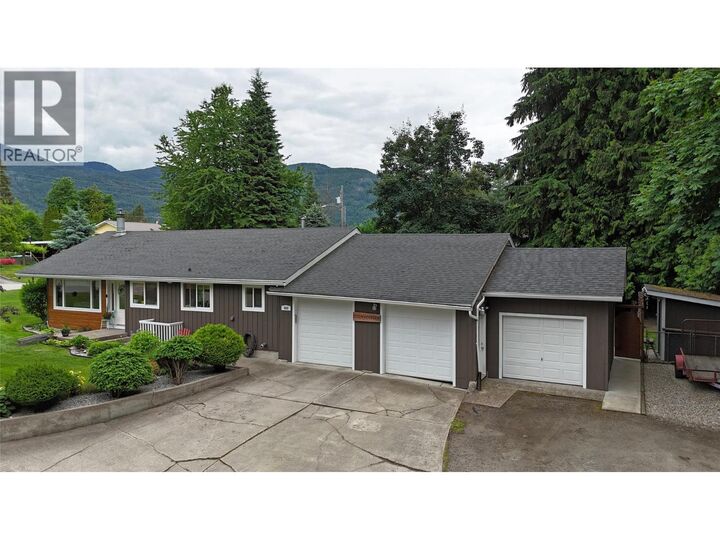 Property Photo:  800 21st Street  BC V1N 2N3 
