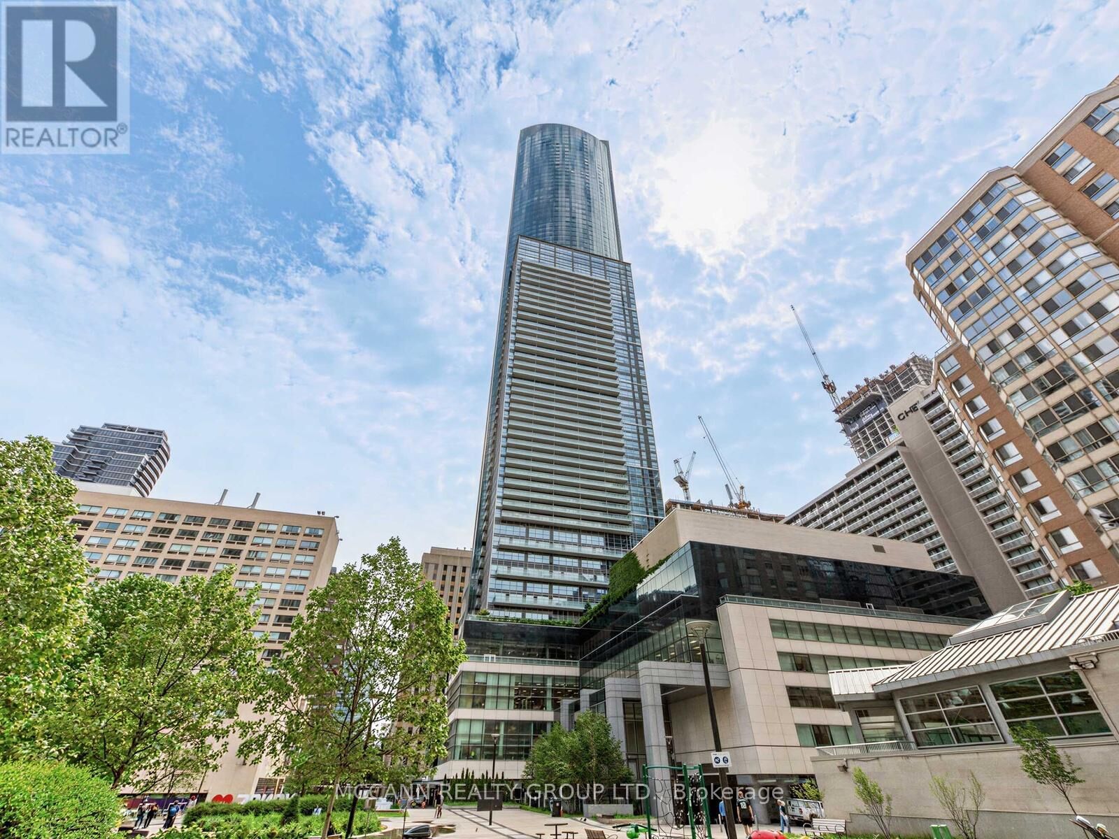 Property Photo:  386 Yonge Street 3015  ON M5B 0A5 