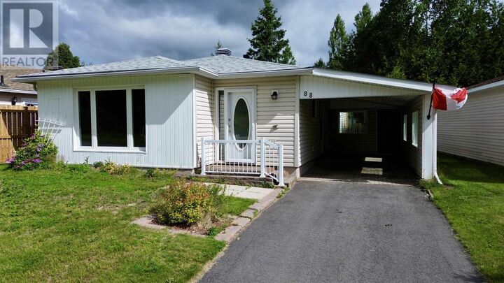 Property Photo: 88 Esten Dr S ON P5A 3L9