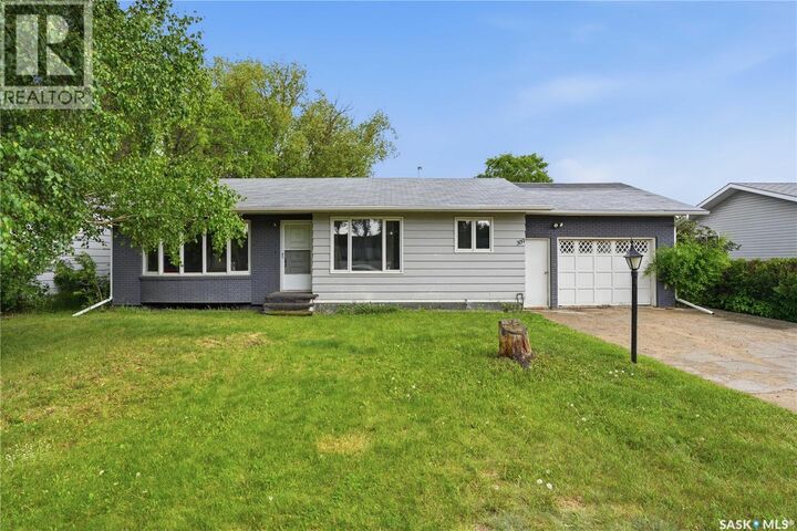 Property Photo:  309 Shepard Street  SK S0K 0N0 