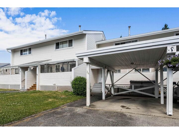 Property Photo: 45215 Wolfe Road 34 BC V2P 1V5