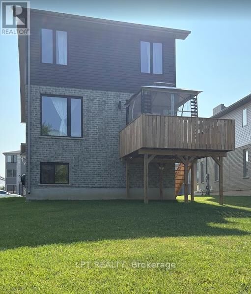 Property Photo:  760 Chelton Road South  ON N6M 0H8 