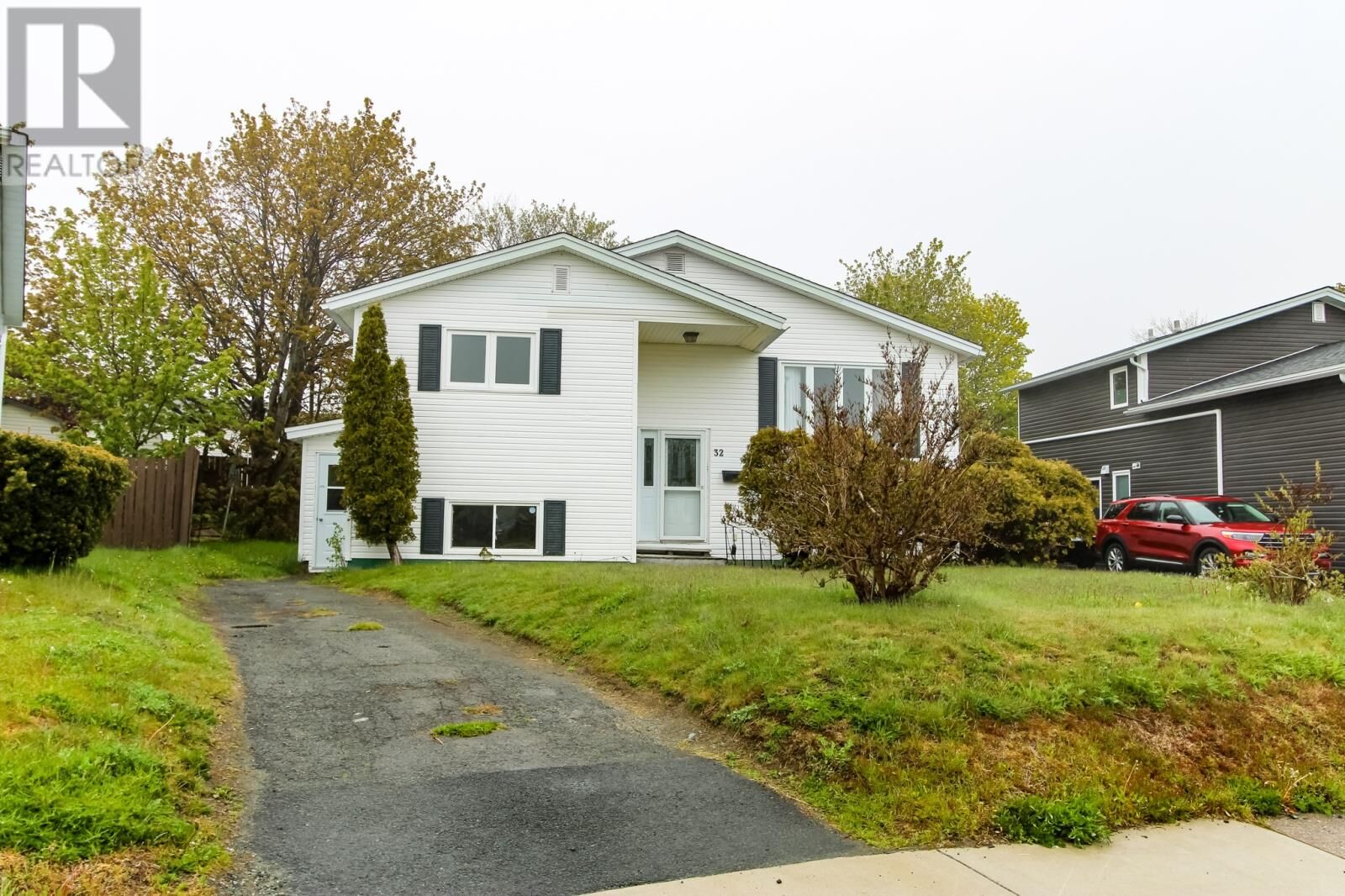 Property Photo: 32 Drake Crescent NL A1A 3L3