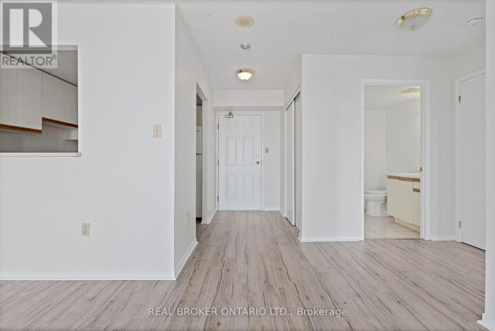 Property Photo:  20 McFarlane Drive 705  ON L7G 5J8 