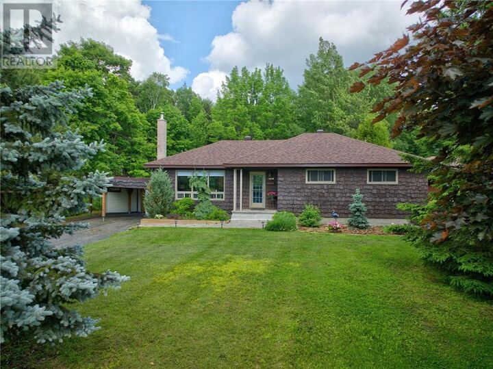 Property Photo:  1800 Marie Avenue  ON P3E 2X8 