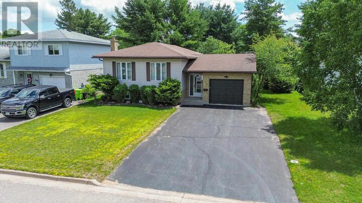 Property Photo: 36 Autumn Dr ON P6A 6S3