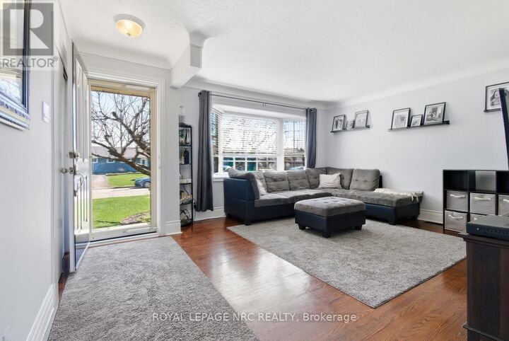 Property Photo: 9 Greenhill Drive ON L2V 1W4