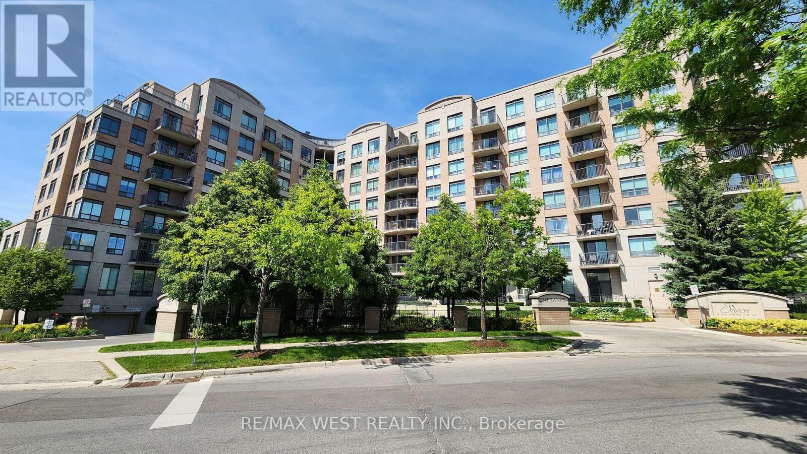 Property Photo: 16 Dallimore Circle 403 ON M3C 4C4