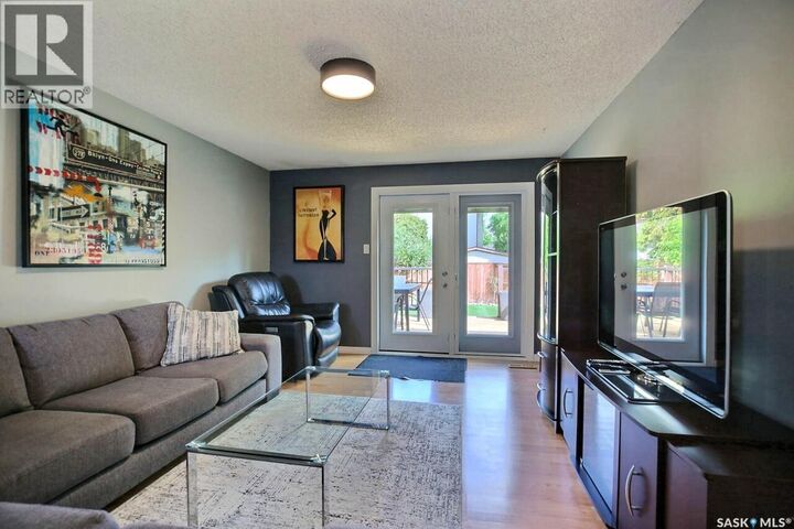 Property Photo:  2534 7th Avenue E  SK S4N 5T4 