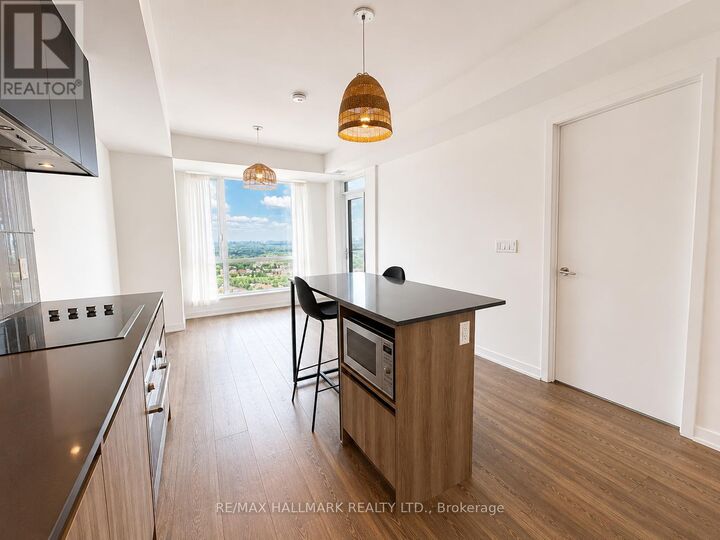 Property Photo:  7950 Bathurst Street 2208  ON L4J 0L4 