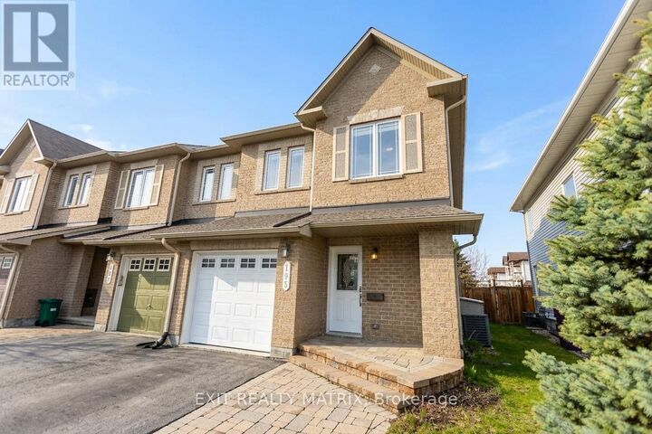 Property Photo:  195 Tapley Place  ON K4A 0L2 