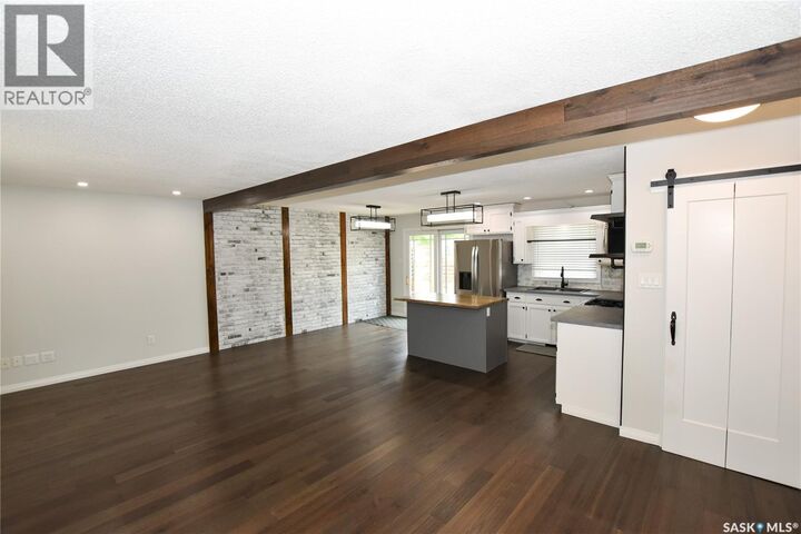 Property Photo:  2315 St George Avenue  SK S7M 0K9 