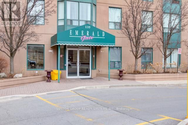 Property Photo: 135 Hillcrest Avenue 1805 ON L5B 4B1