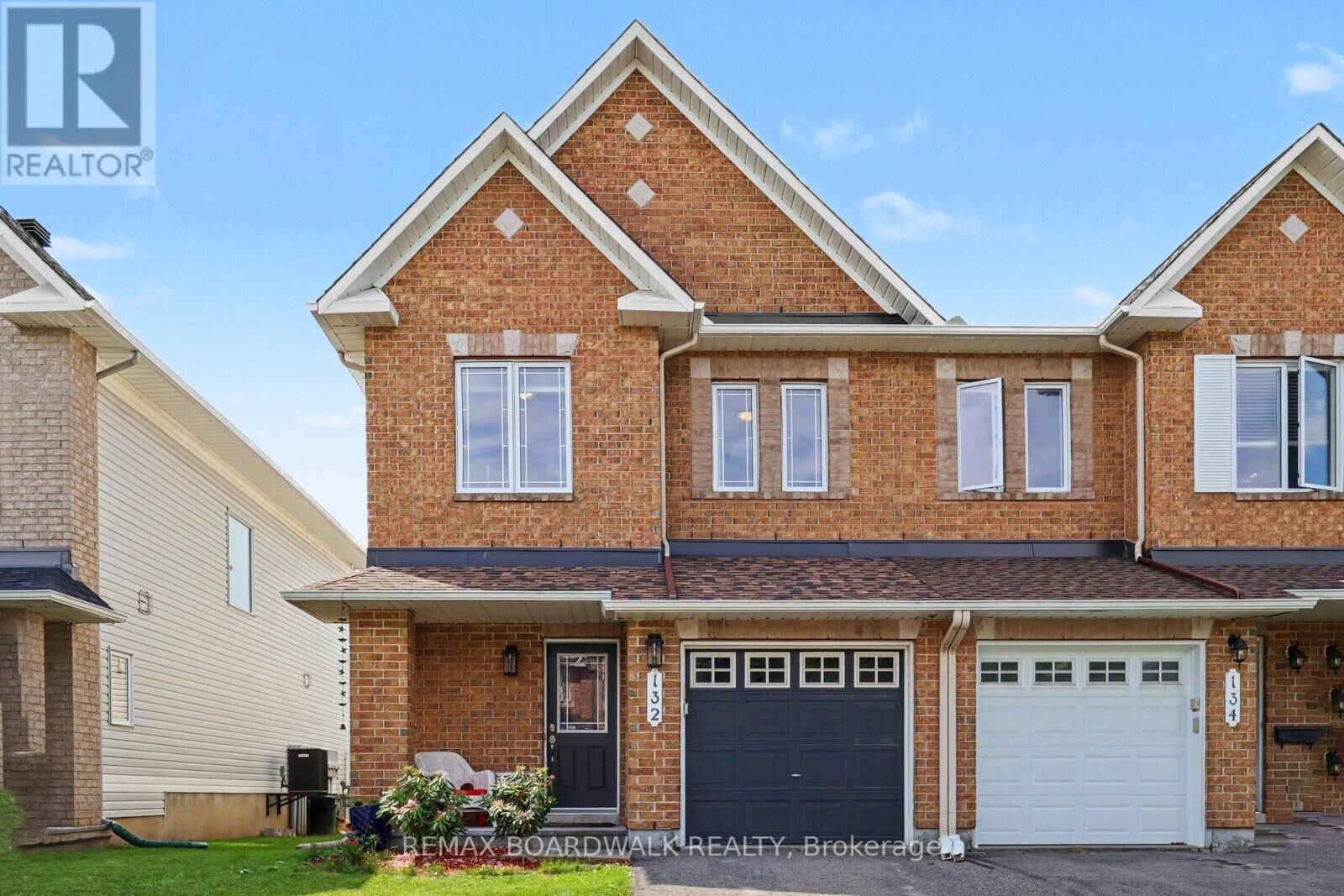 Property Photo: 132 Montmorency Way ON K4A 0J2