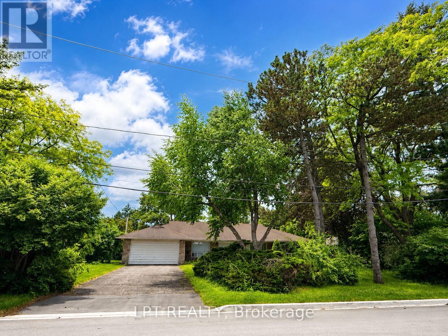 Property Photo: 3 Oxbow Road ON M3B 1Z9