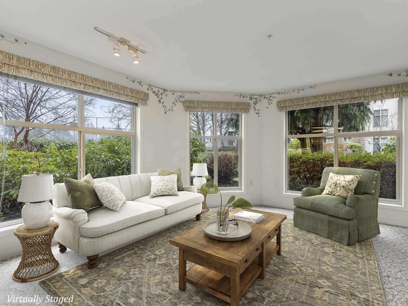 Property Photo:  15350 19A Avenue 118  BC V4A 9W1 
