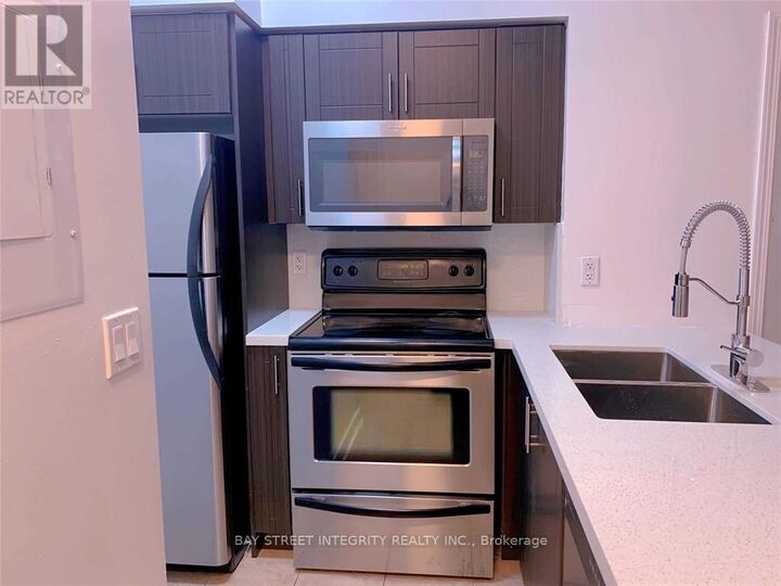 Property Photo: 388 Prince Of Wales Drive 3705 ON L5B 0A1