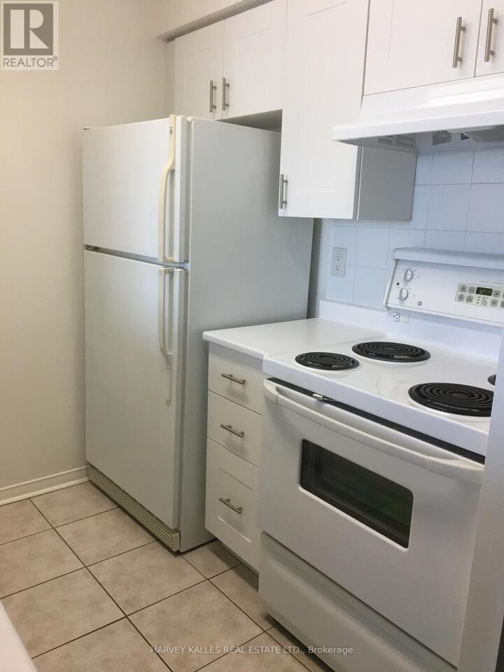 Property Photo:  233 Beecroft Road 1607  ON M2N 6Z9 