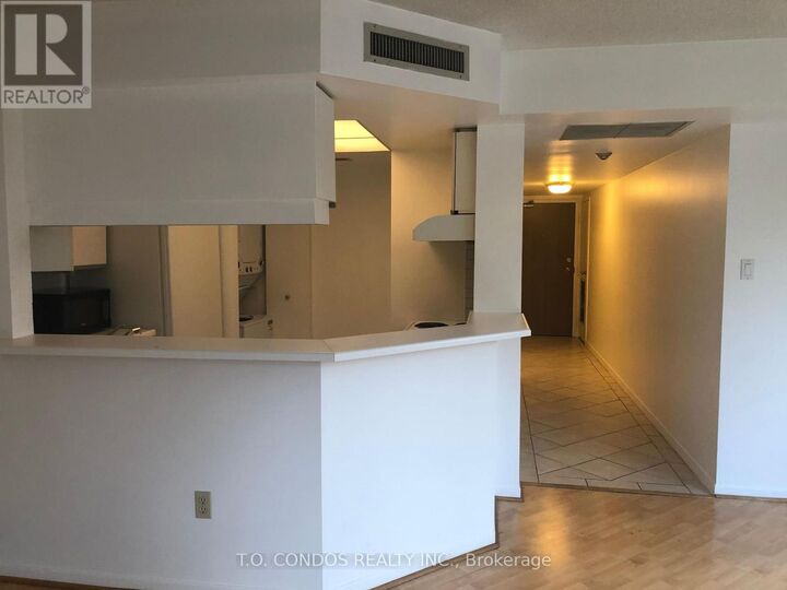 Property Photo: 1001 Bay Street 404 ON M5S 3A6