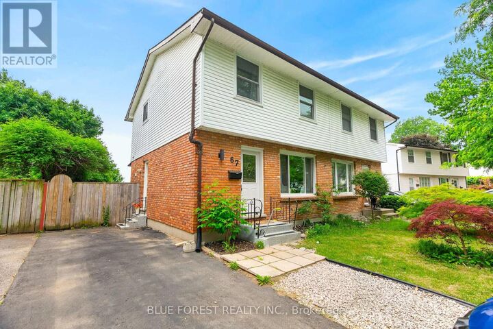 Property Photo:  67 Breckenridge Crescent  ON N6E 1H6 