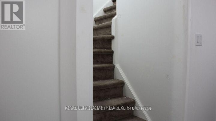 Property Photo: 10 Adeline Court ON L6Y 0W9
