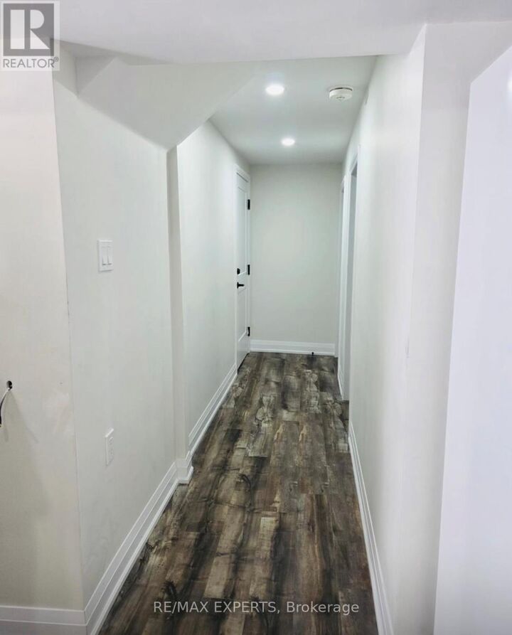 Property Photo:  3400 Erin Centre Boulevard Bsmt  ON L5M 8C3 