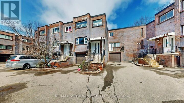 Property Photo:  13 Candy Court Way 13  ON M2R 2Y7 