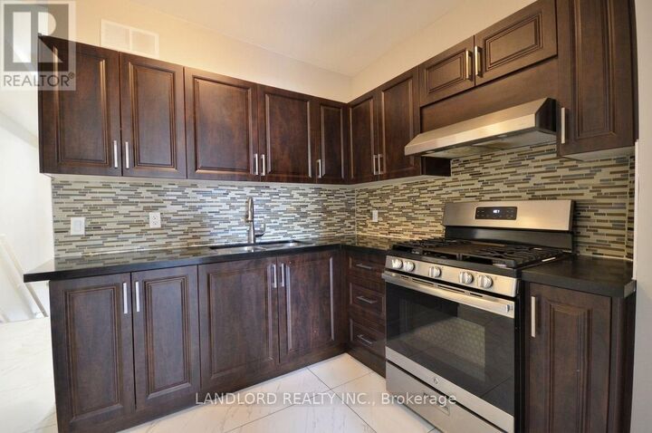 Property Photo:  25 Miller Street 2nd Fl  ON M6N 2Z6 