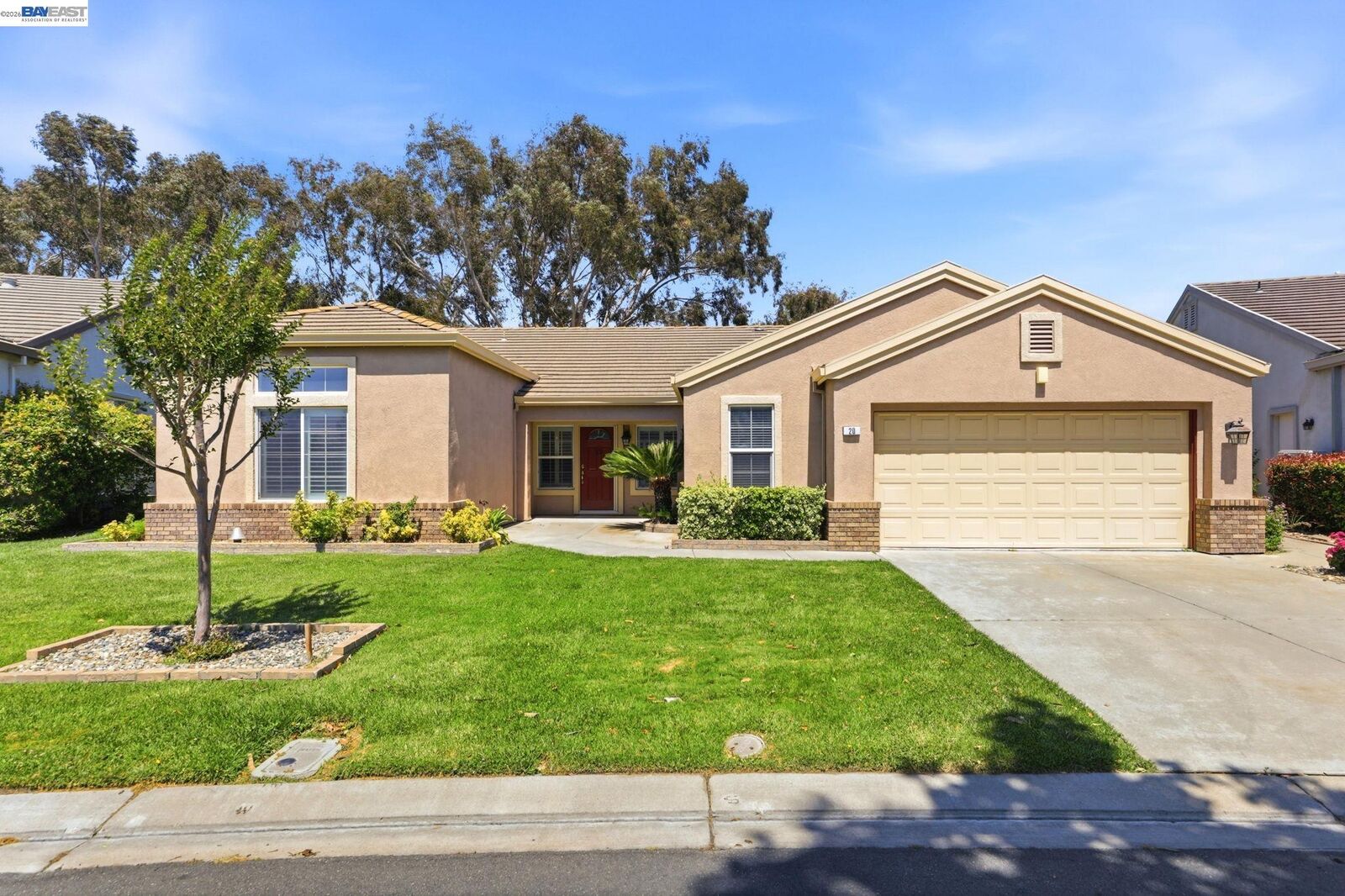 Property Photo: 20 Arrowhead Ct CA 94571