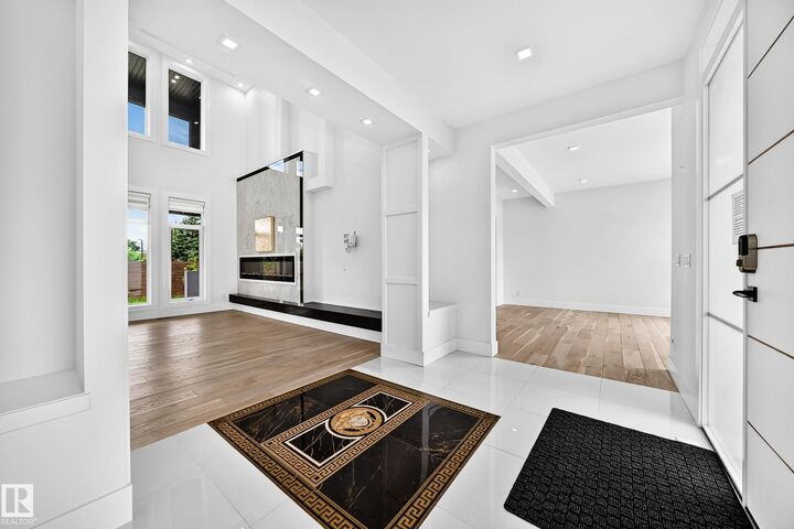 Property Photo:  2747 Wheaton Drive NW  AB T6W 2M5 