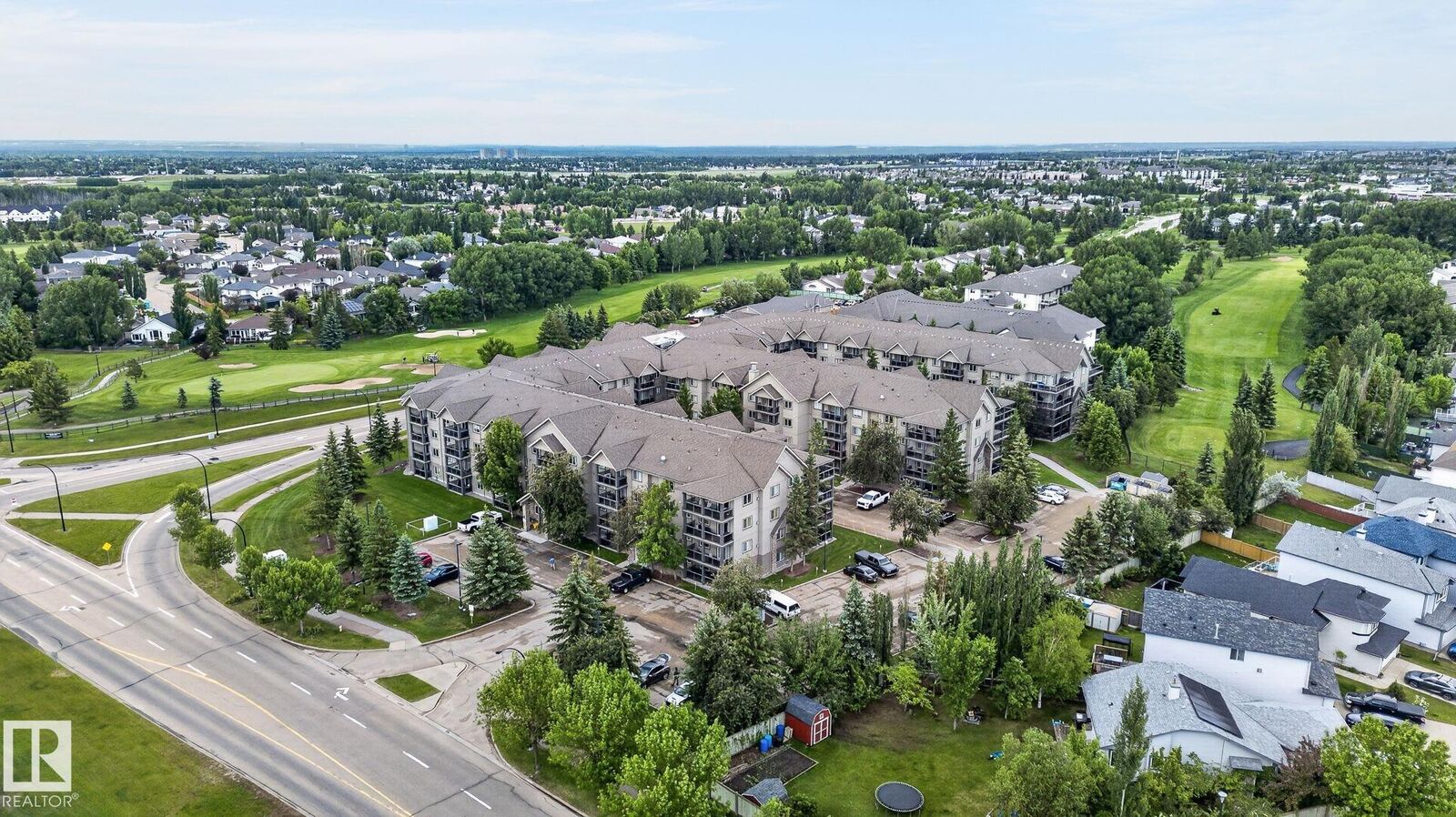 Property Photo: 279 Suder Greens Drive NW 122 AB T5T 6X6