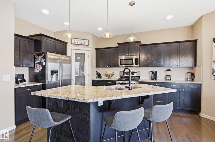 Property Photo:  40 Becker Crescent  AB T8L 0C1 