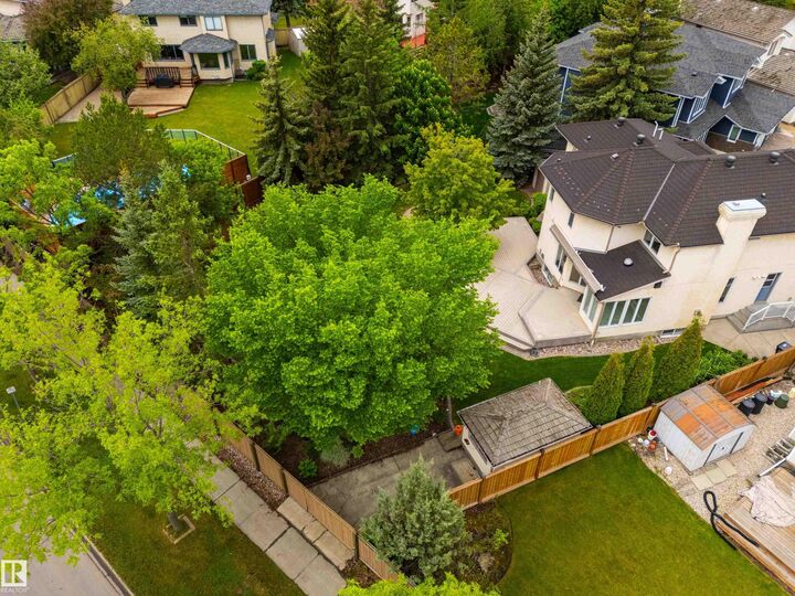 Photo de la propriété: 582 Buchanan Road NW AB T6R 1Z7