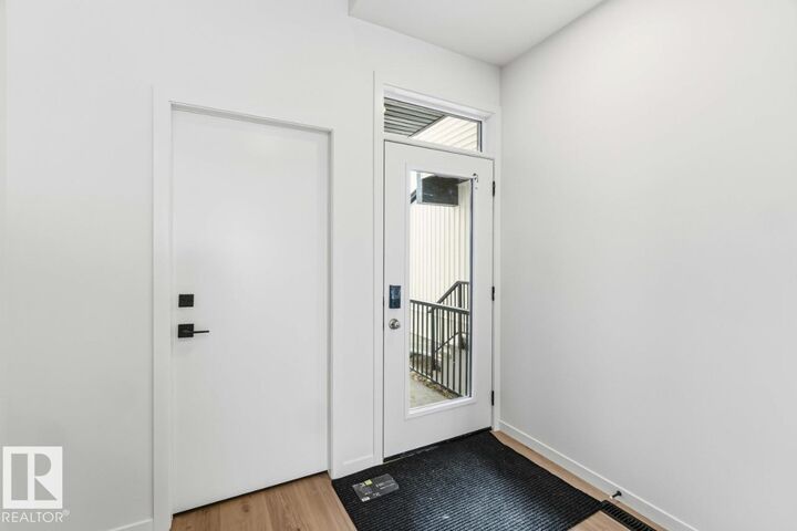 Property Photo:  22522 83A Avenue NW  AB T5T 7R2 