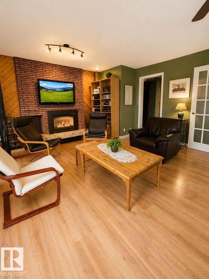 Property Photo:  11015 144 Street NW  AB T5N 2W4 