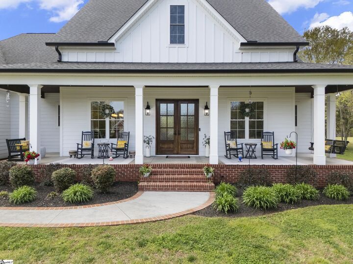 Property Photo: 209 Waterfront Drive SC 29697