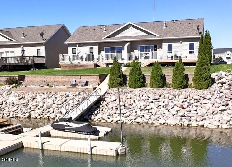 Property Photo:  2208 Marina Road SE  ND 58554 