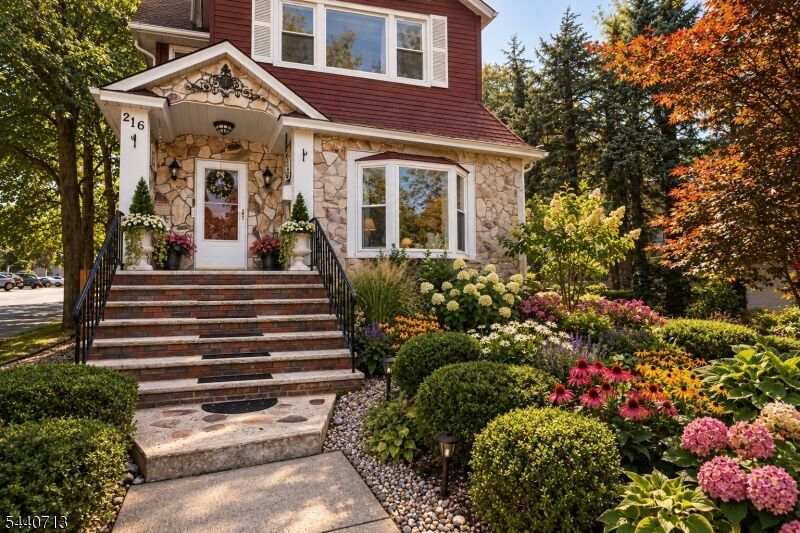 Property Photo:  216 Academy St 2  NJ 07079 