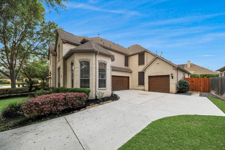 Property Photo:  1807 Ravenel Lane  TX 77479 