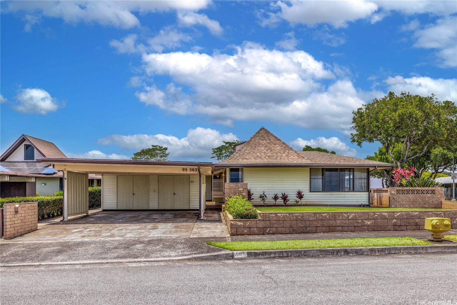Property Photo:  95-563 Kanamee Street  HI 96789 