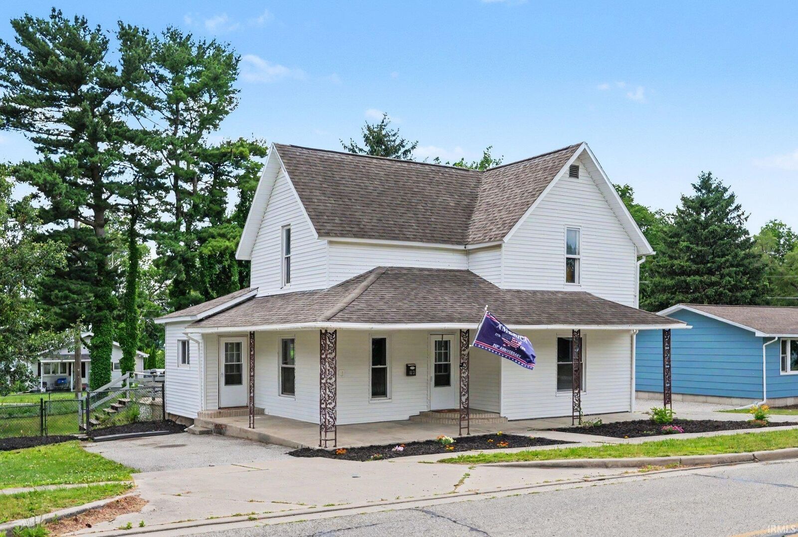 Property Photo:  1031 N Huntington Street  IN 46567 