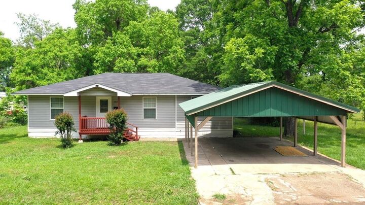 Property Photo:  203 E Douglas Street  TX 75657 
