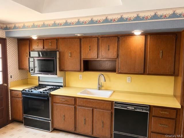 Property Photo: 106 Rockland Lane NY 10977