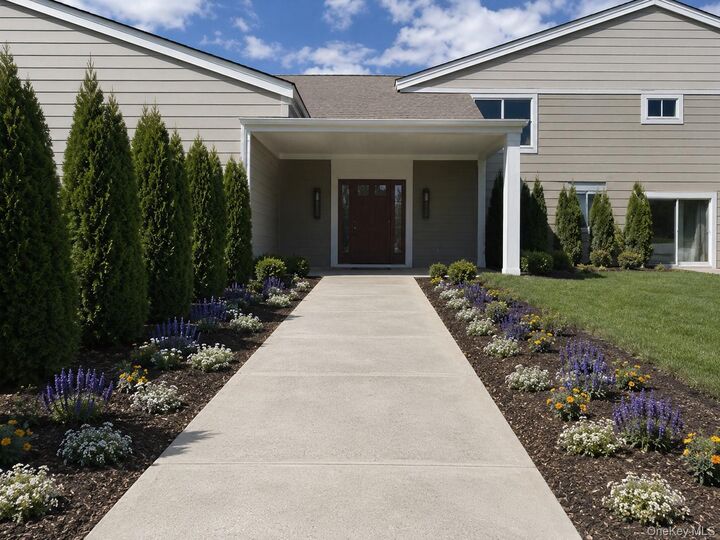 Property Photo: 904 Oakridge Common NY 10590