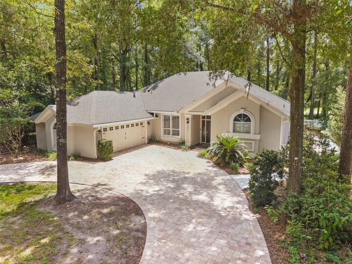 Property Photo: 4471 SW 101st Drive FL 32608