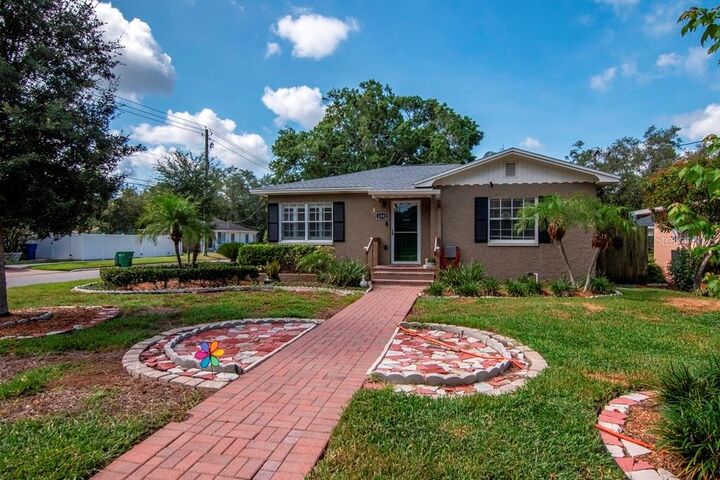 Property Photo:  4302 W Granada Street  FL 33629 
