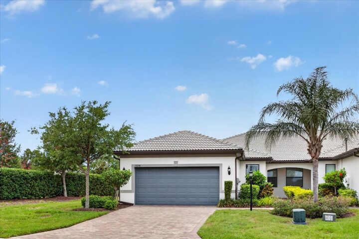 Property Photo:  17658 Camden Drive  FL 34202 