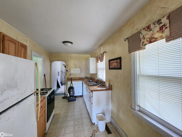 Property Photo:  40 27th Street SW  IA 50401 